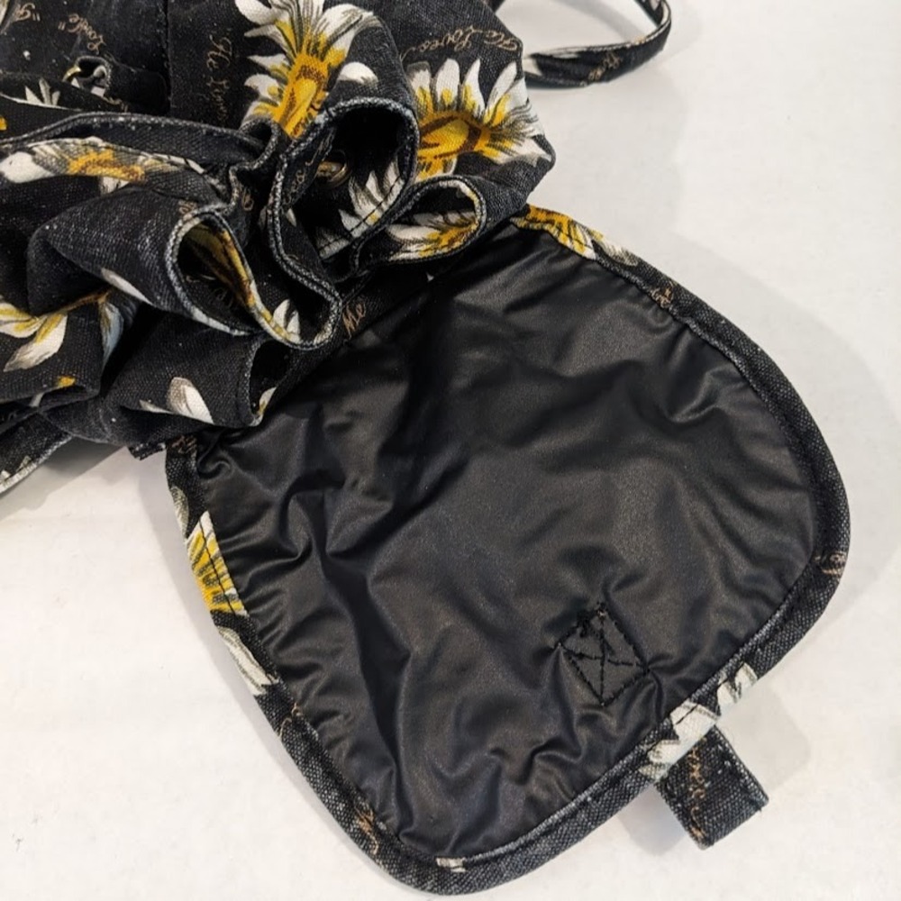 Vintage Sassaby Daisy Floral Mini Backpack Black He Loves Me 90s Sling Bag Y2K - Picture 9 of 16